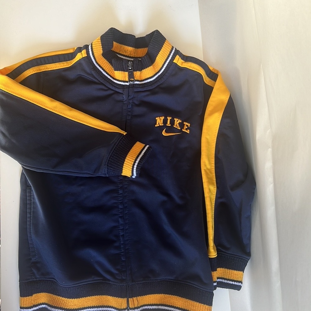 🔥🔥Nike training track jacket close zipper